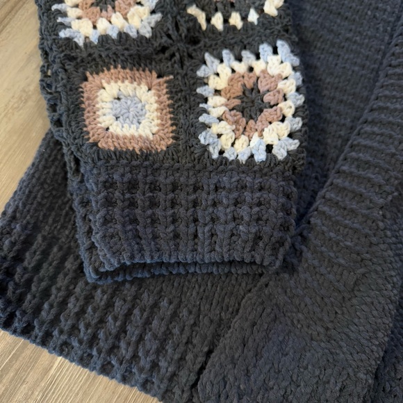 POL Cozy Crochet Granny Square Patchwork Boho Oversized Hoodie Cardigan Size L - Picture 9 of 12